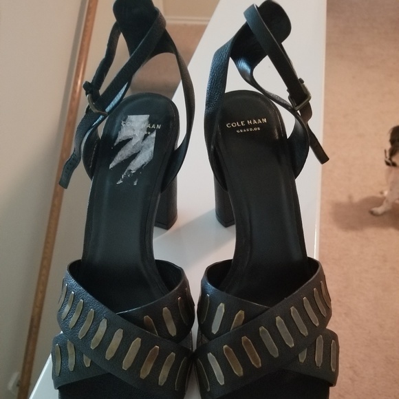 Shoes - Picture 3 of 6